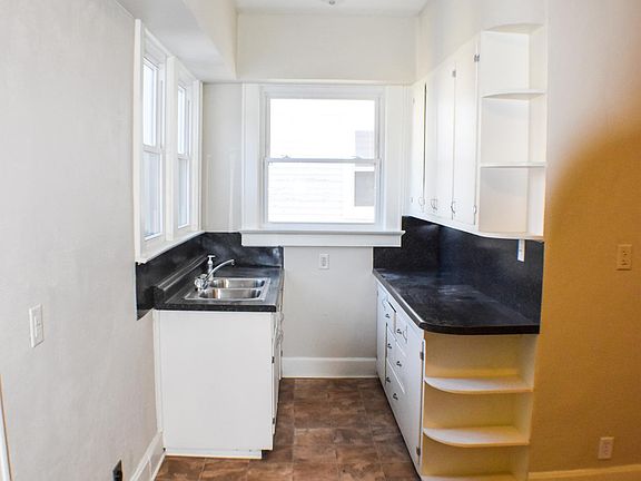 4th image of 1022 E Chandler Ave #A