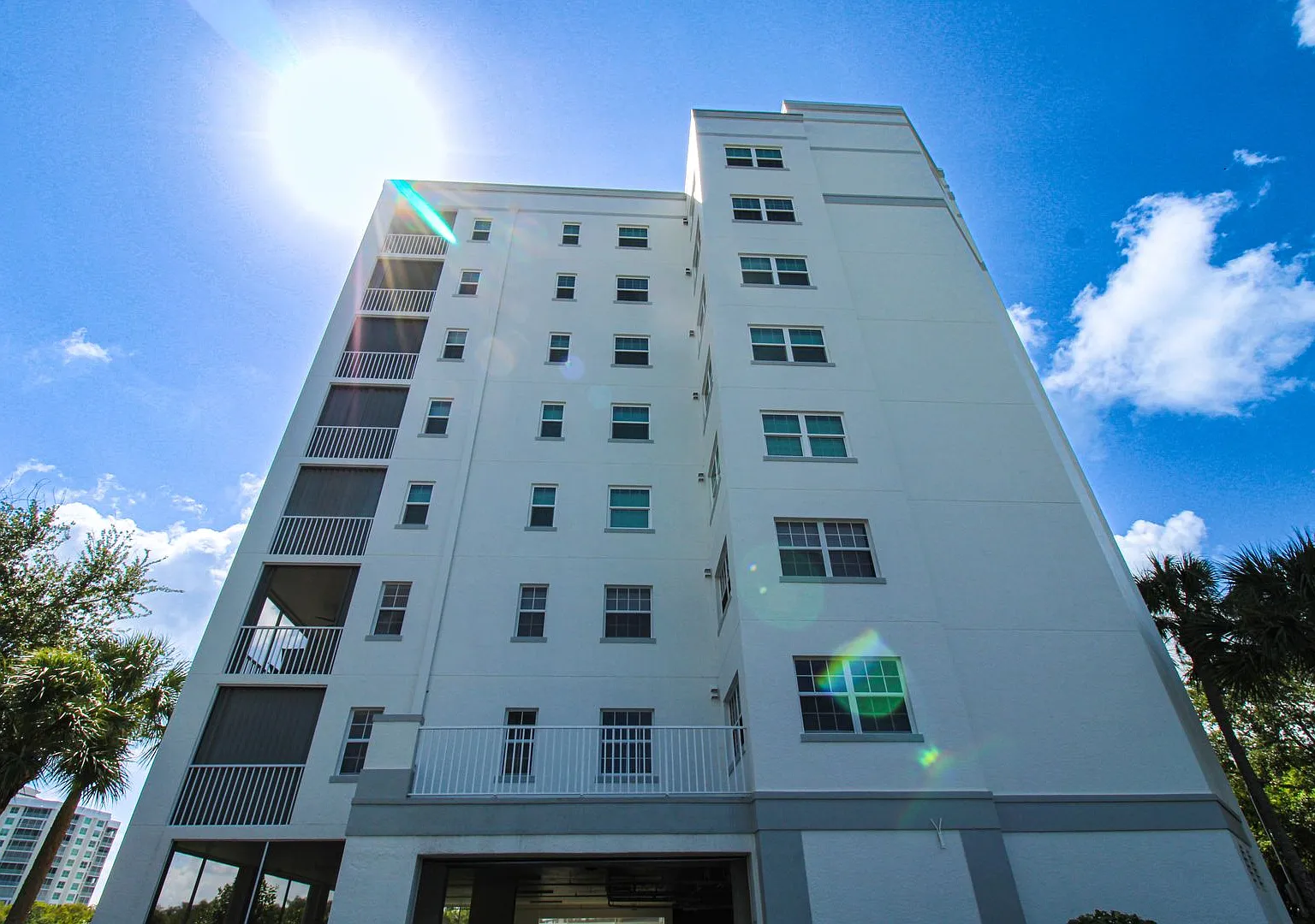 **Vanderbilt Towers**3beds/2baths**Bay Views**Walk To The Beach** — Photo 3
