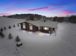 N2364 Honeymoon Hill Rd, New holstein, WI 53061