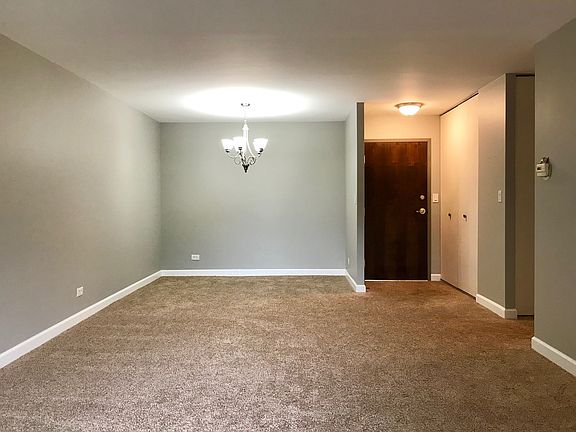 4th image of 1101 S Hunt Club Dr APT 204