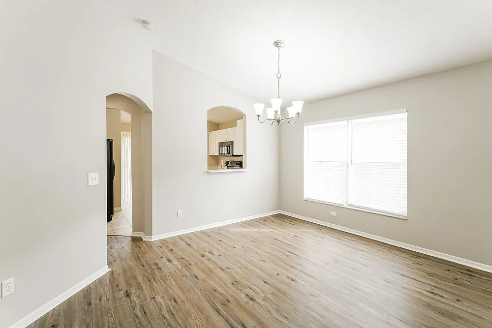 4 bed, 2.0 bath, 1509 sqft, $2,185 — Photo 4