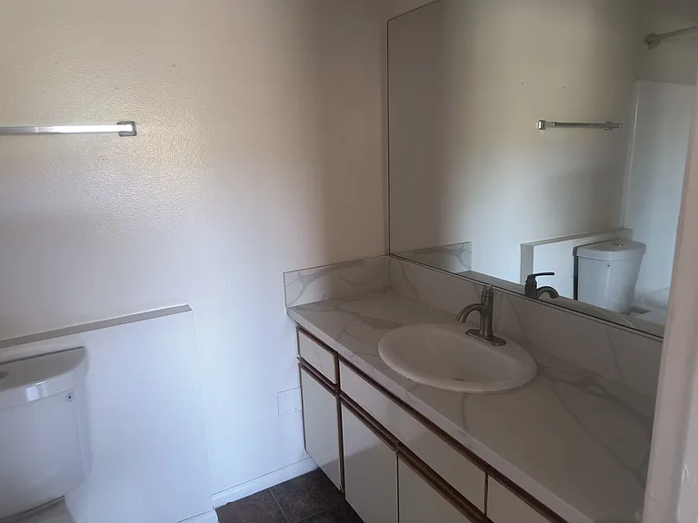 10208 Pinewood Ave #7 — Photo 13