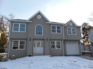 95 Longview Ave, Lake Hiawatha, NJ 07034