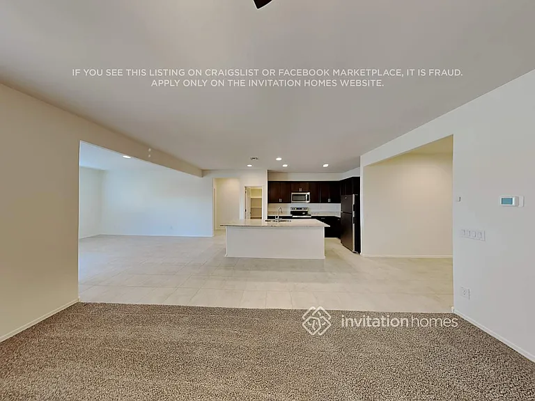 18099 N Lakeside Ct — Photo 4
