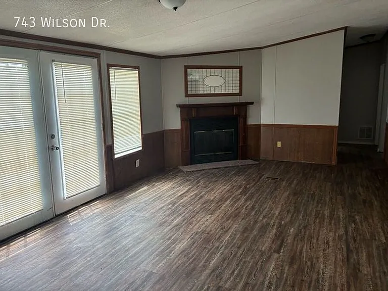 743 E Wilson Dr — Photo 10