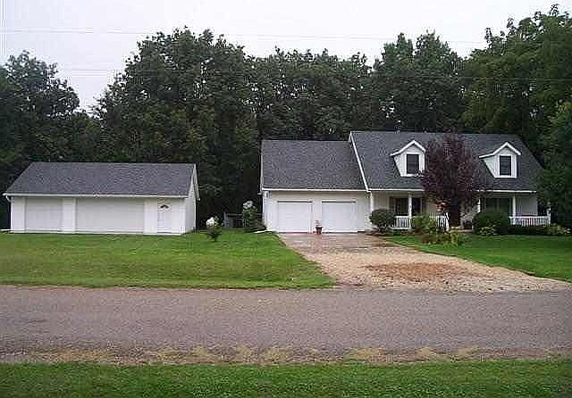 3.5 stall detached garage