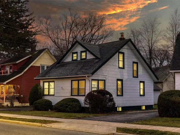 54 Clinton Street, Farmingdale, NY 11735