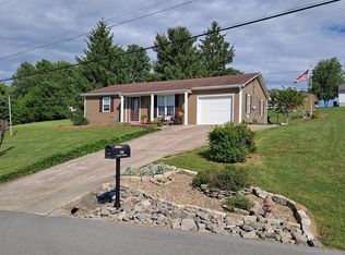 210 Marys Ave, Flemingsburg, KY 41041