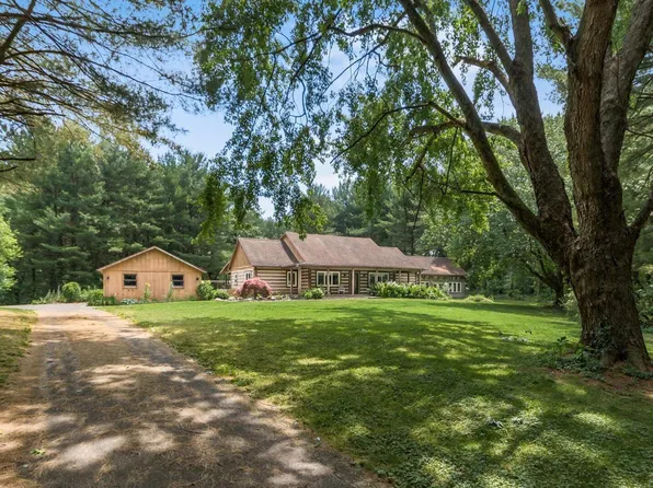 5676 Mink St, Johnstown, OH 43031