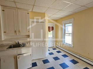 27 Bridge St, Rochester, NH 03867