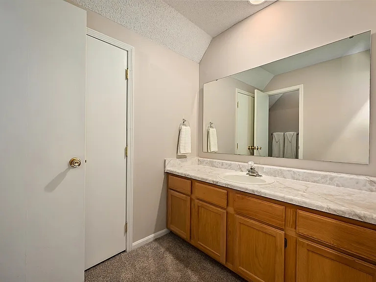 Lakeview Loft - Bathroom 2