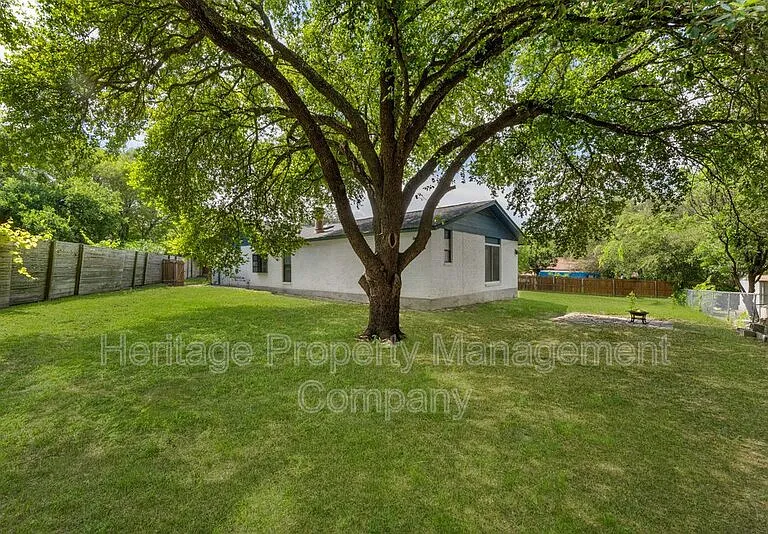 2526 Town Briar St — Photo 33