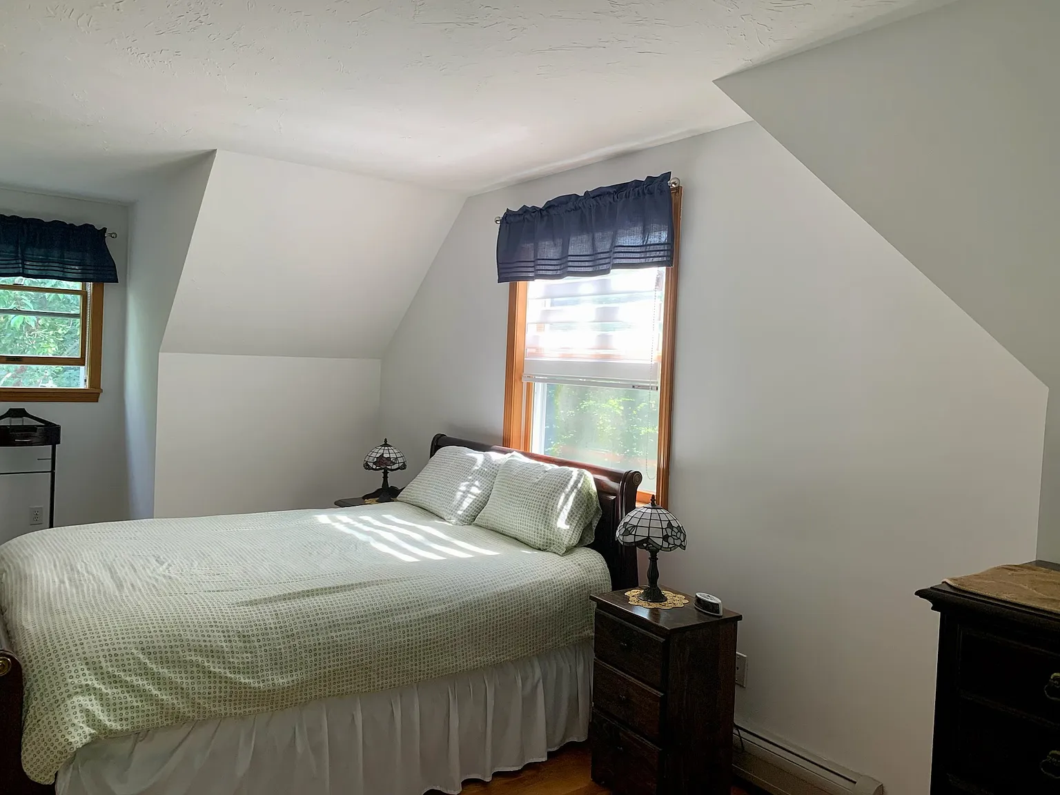 4 bed, 2000 sqft, $9,000 — Photo 2