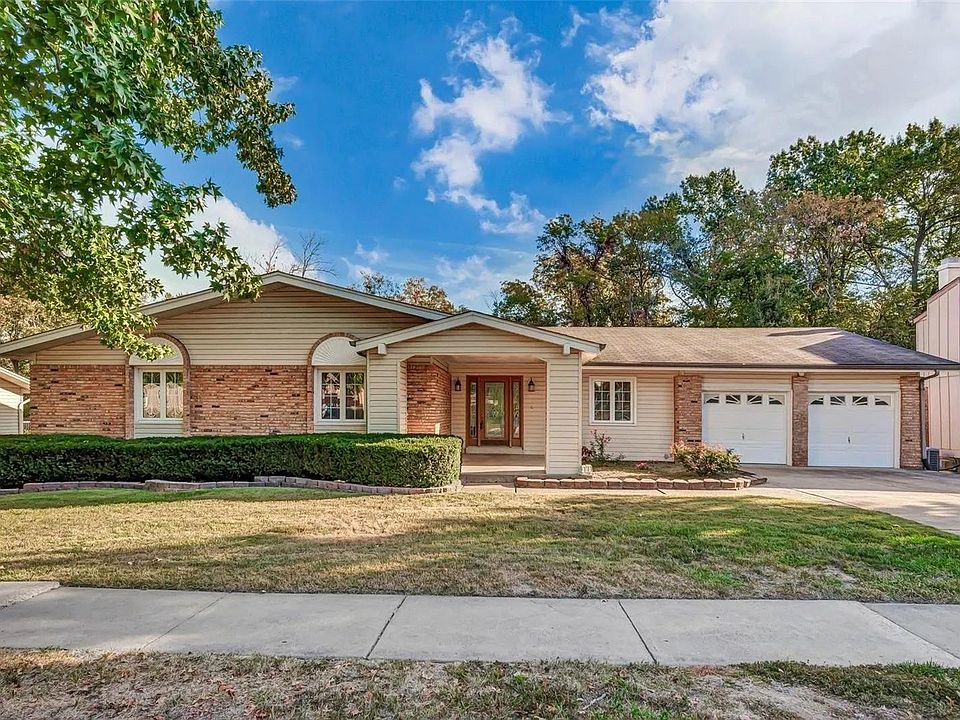 1st image of 8XX Hollyridge Dr