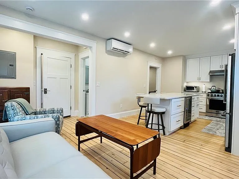35 Memorial Blvd #1 — Photo 12