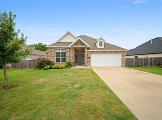 7648 Phoenix Ave, Springdale, AR 72762