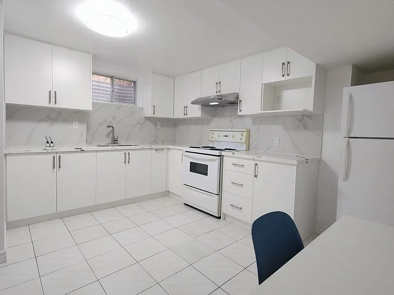 27 Macklingate Ct — Photo 8
