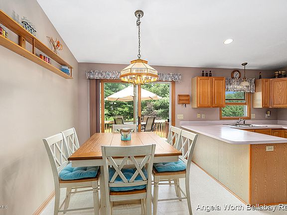 4th image of 149 Windflower St NE