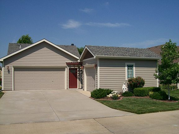 3 garages/dbl is 24 x 24