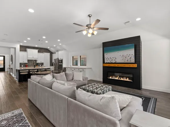 1919 Dalhart, San Antonio, TX 78253