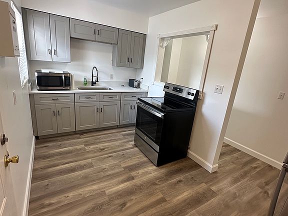 4th image of 8117 Alveron Ave