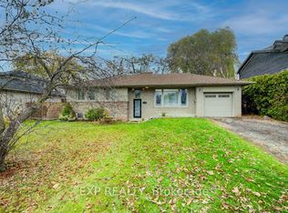 1361 Stanbury Rd, Oakville, ON L6L 2J5