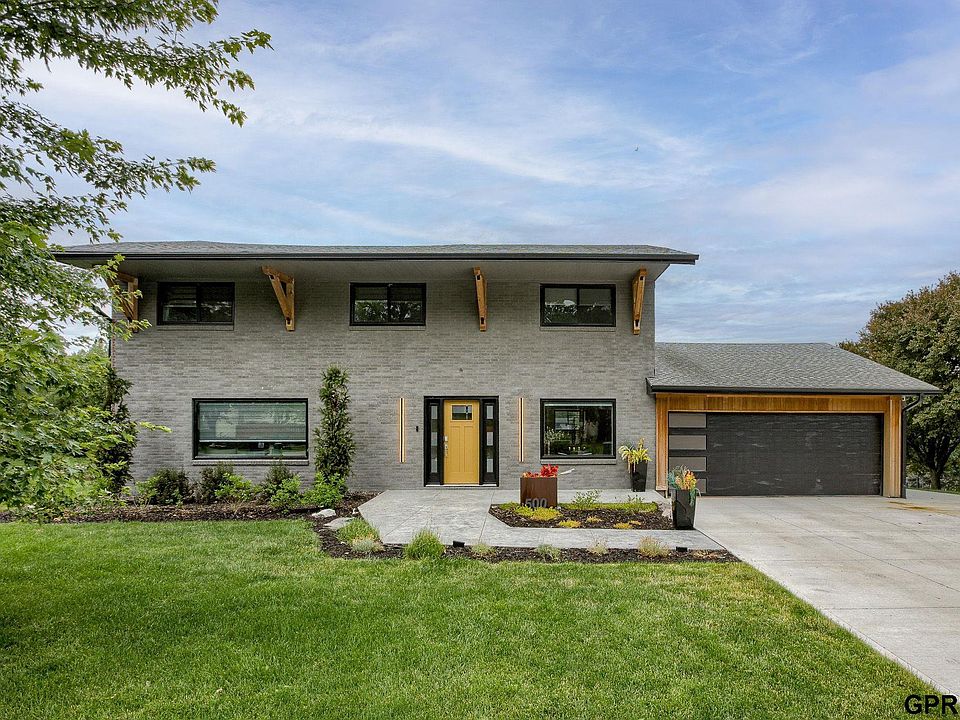 1st image of 500 Shorewood Ln