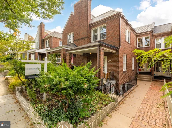 1742 Hobart St NW, Washington, DC 20009