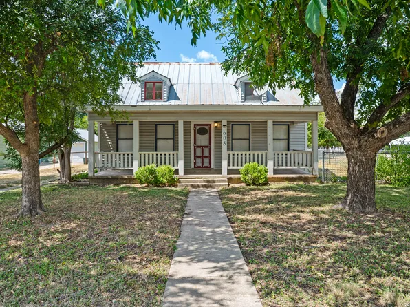 608 Tivy St, Kerrville, TX 78028