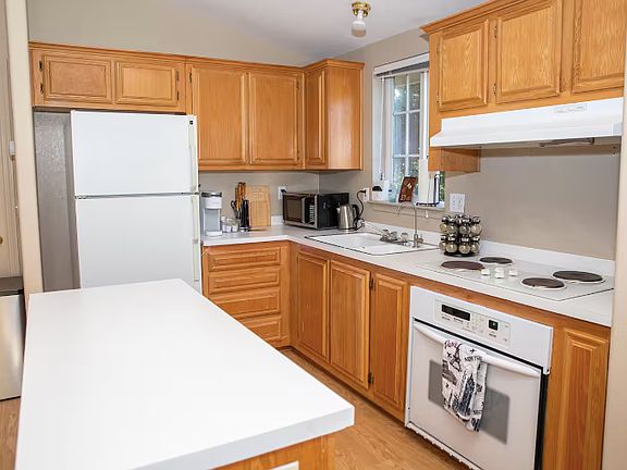 4th image of 16604 Rendon Valley Rd #2