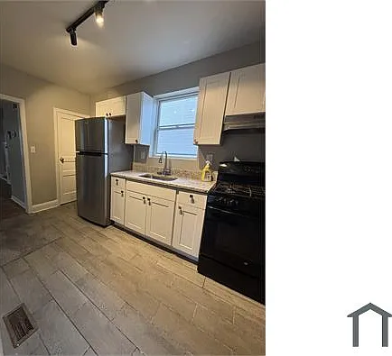 1004 E Cold Spring Ln — Photo 2