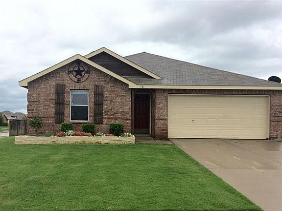 2nd image of 301 Bonnie Ct