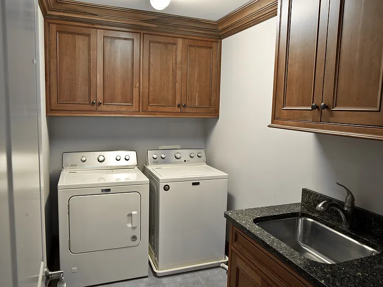 2211 Maple Hill Ct — Photo 15