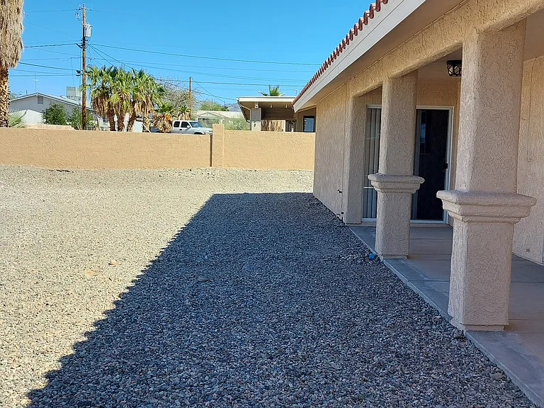 3135 Daytona Ave — Photo 12