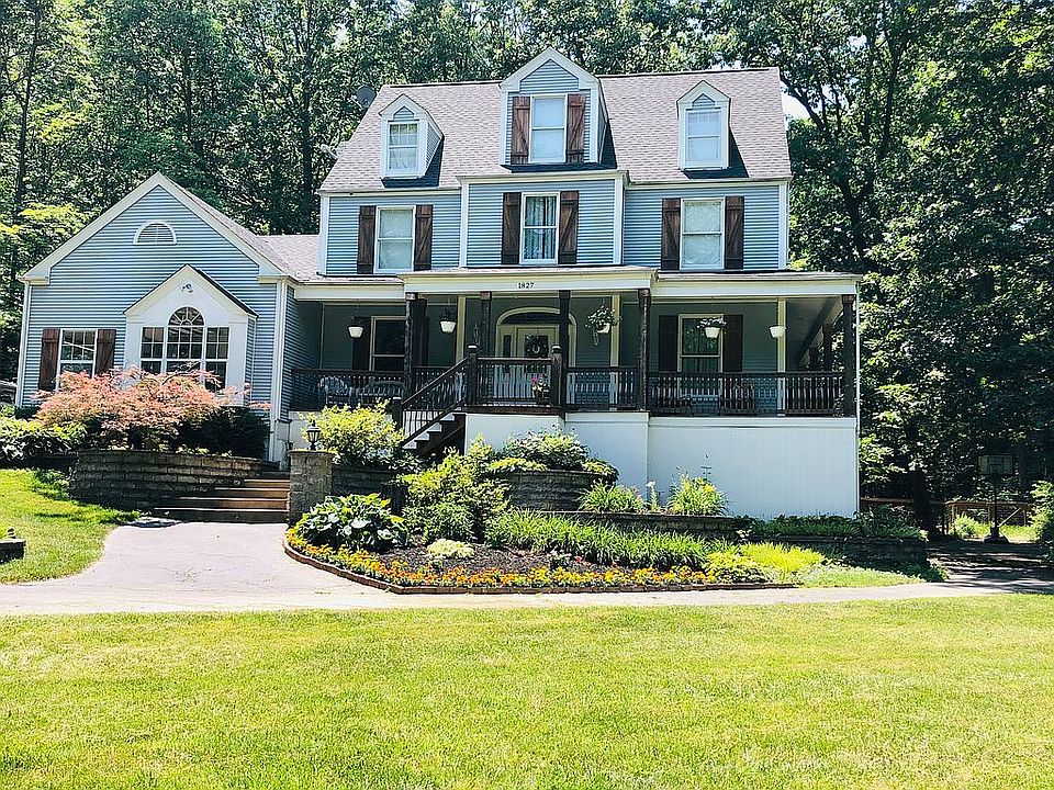 That porch though....