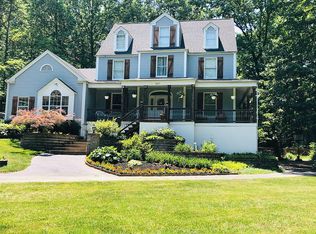 1827 Shiloh Woods Rd, Chesterfield, MO 63005