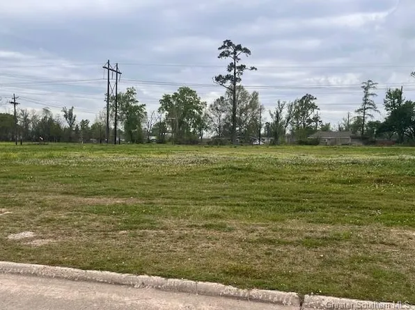 2506 Fitzenreiter Rd, Lake Charles, LA 70601