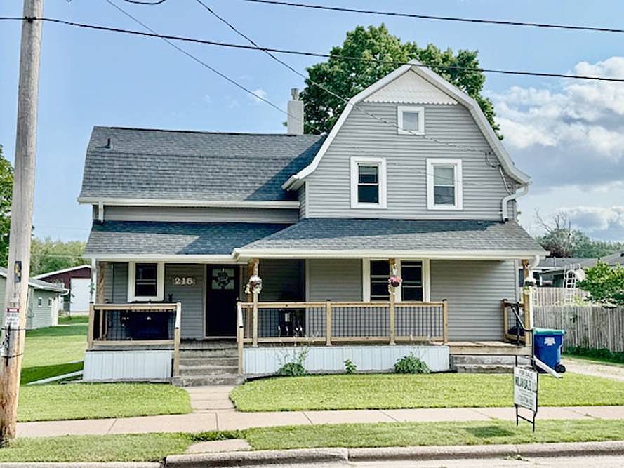 1st image of 215 Bennett St