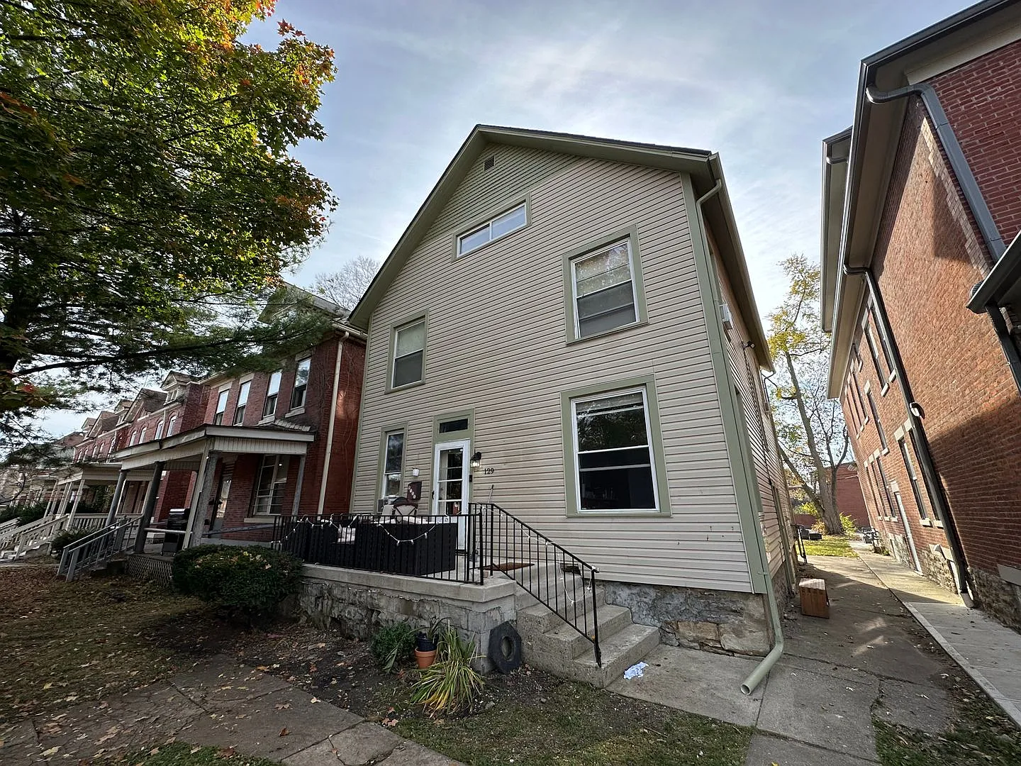 W 9th Ave 129-129.5 1557HSLLC — Photo 1