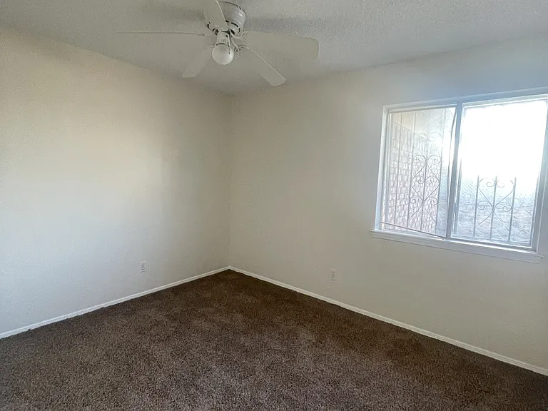5761 Longview Dr — Photo 23