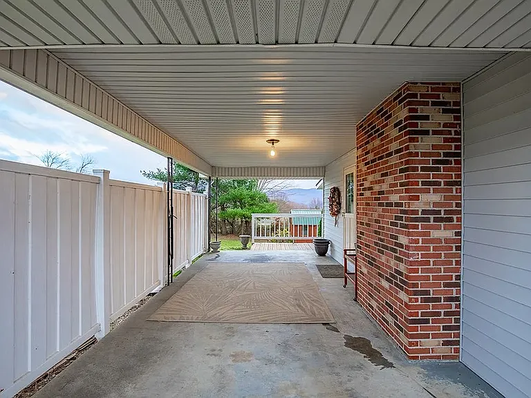 705 Holston Rd — Photo 9