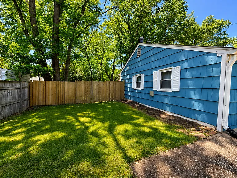 8208 Keeler St — Photo 3