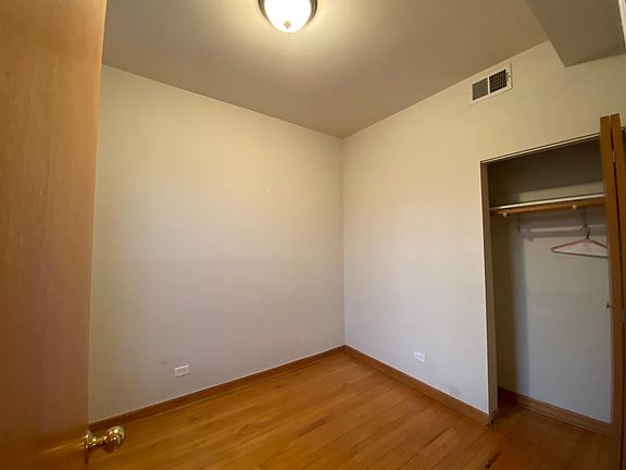 5th image of 4913 N Damen Ave #2