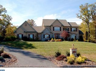 27 Stonehill Dr, Mohnton, PA 19540