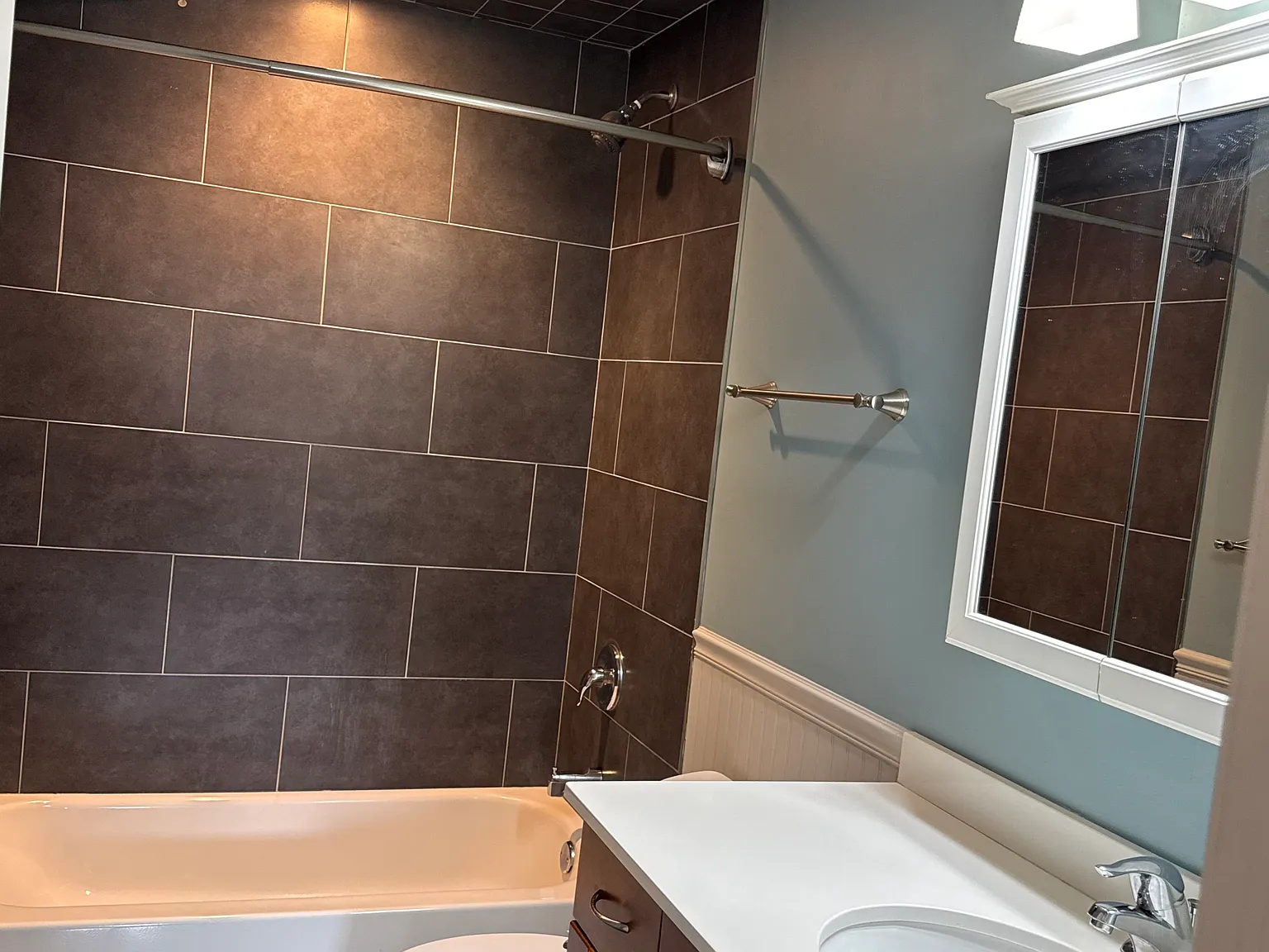 2 bed, 1400 sqft, $2,395 — Photo 2