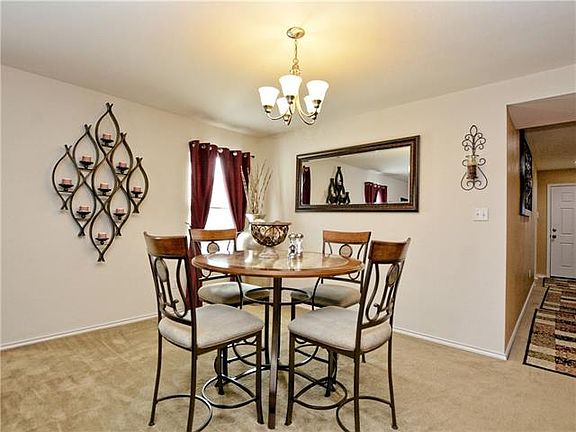 5th image of 321 Gina Dr