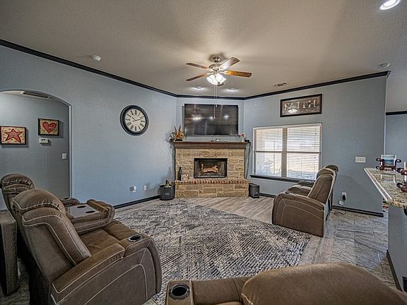 4th image of 16065 N Dogwood Ave