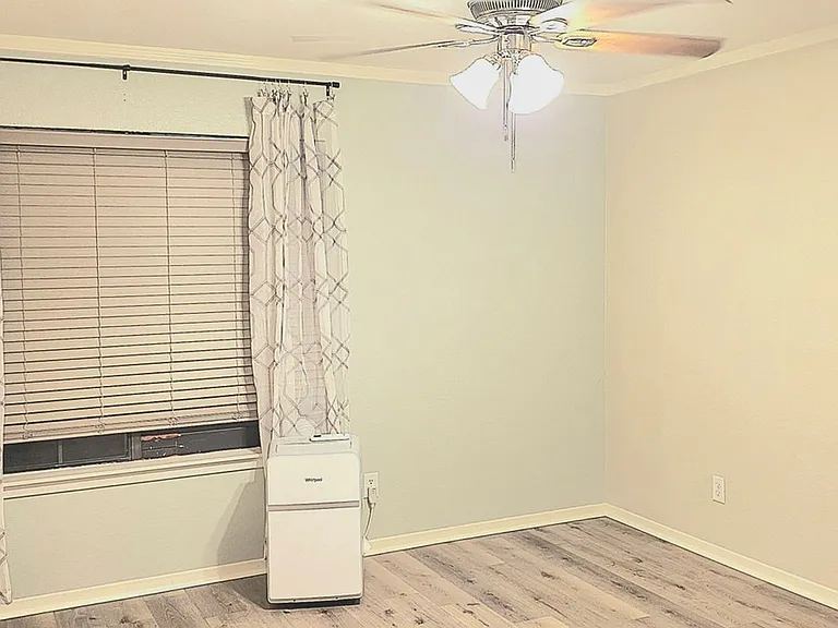 1304 E Bayou Pkwy #5A — Photo 9