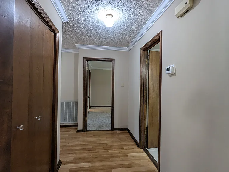 210 Wells Fargo Dr — Photo 12