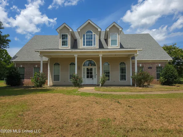 537 Golden Pond Dr, Coldwater, MS 38618